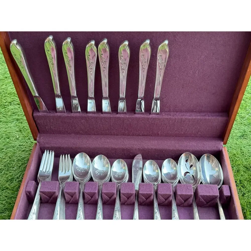 1847 Rogers Bros Springtime Silverplate Flatware Set 52 Pc with Box